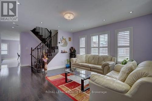 1421 Rennie Street, Oshawa, ON - Indoor Photo Showing Living Room