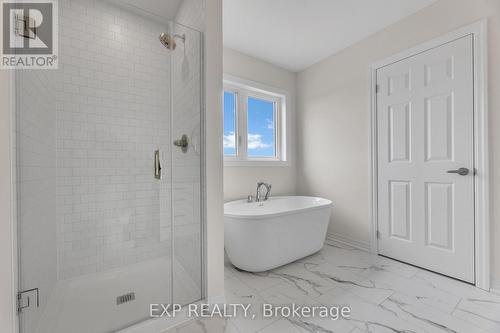 191 Flood Avenue, Clarington, ON - Indoor Photo Showing Bathroom