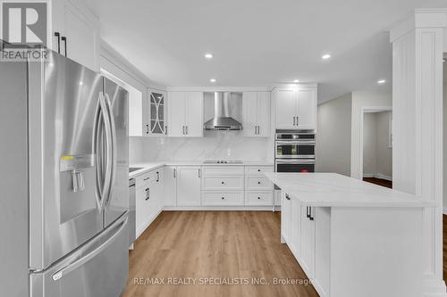 94 Hesp Drive W, Caledon (Bolton West), ON - Indoor Photo Showing Kitchen With Upgraded Kitchen