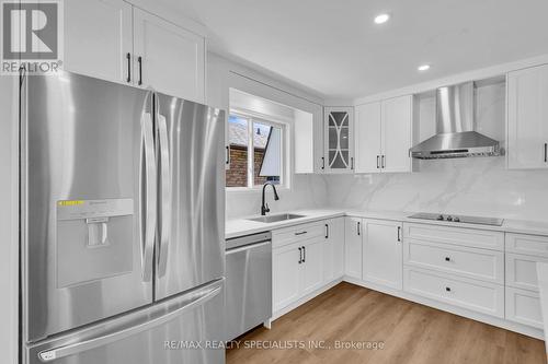 94 Hesp Drive W, Caledon (Bolton West), ON - Indoor Photo Showing Kitchen