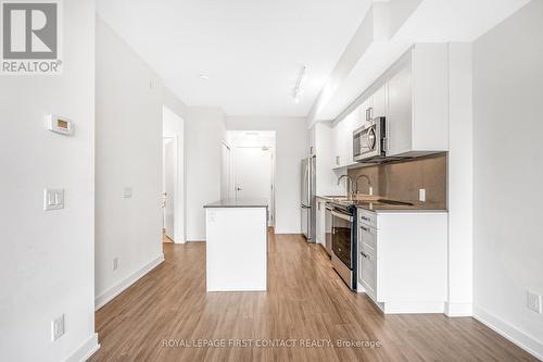 429 - 681 Yonge Street, Barrie, ON - Indoor Photo Showing Kitchen