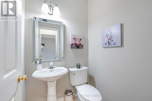 105 Gatwick Drive, Oakville, ON - Indoor Photo Showing Bathroom