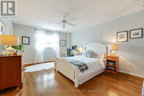 105 Gatwick Drive, Oakville, ON - Indoor Photo Showing Bedroom