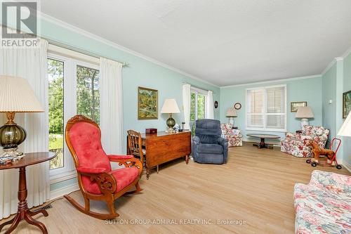 14 Mallingham Court, Toronto (Willowdale East), ON - Indoor Photo Showing Living Room