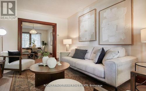 95 Agnes Street, Oshawa, ON - Indoor Photo Showing Dining Room