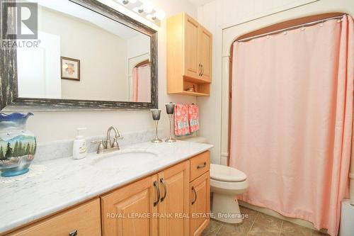 3 - 695 Whitaker Street, Peterborough, ON - Indoor Photo Showing Bathroom