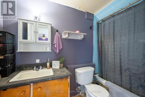 491 Portage Road, Kawartha Lakes, ON - Indoor Photo Showing Bathroom