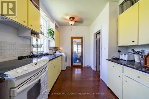 491 Portage Road, Kawartha Lakes, ON - Indoor Photo Showing Kitchen