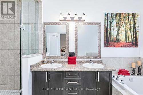 25 Mclean Avenue, Collingwood, ON - Indoor Photo Showing Bathroom