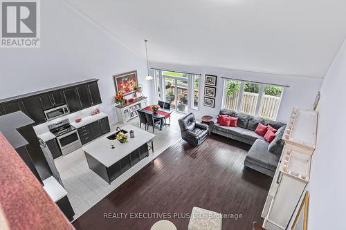 25 Mclean Avenue, Collingwood, ON - Indoor Photo Showing Living Room