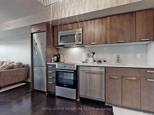 822-295 Adelaide St W, Toronto, ON - Indoor Photo Showing Kitchen