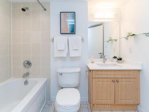 2006-600 Fleet St, Toronto, ON - Indoor Photo Showing Bathroom