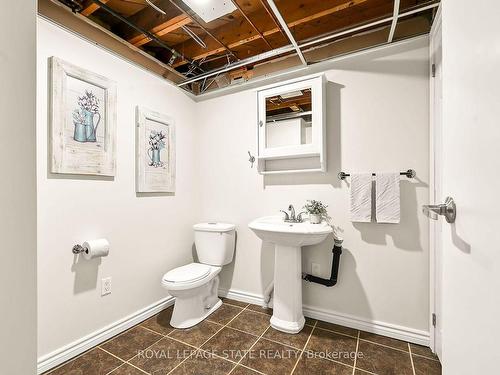 4363 Jackson St, Lincoln, ON - Indoor Photo Showing Bathroom