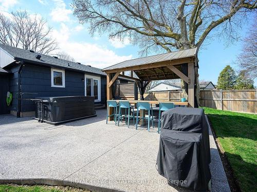 4363 Jackson St, Lincoln, ON - Outdoor With Deck Patio Veranda