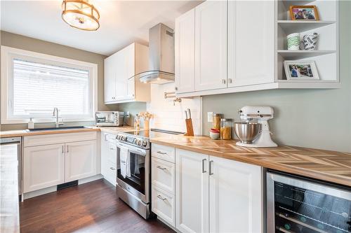 155 Marcella Crescent, Hamilton, ON - Indoor Photo Showing Kitchen