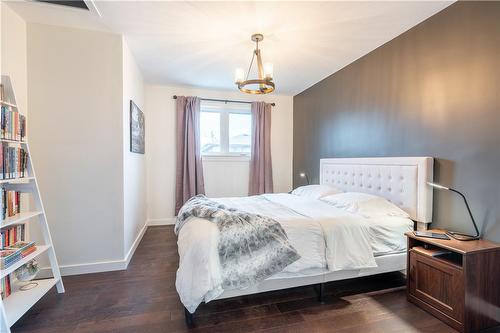 155 Marcella Crescent, Hamilton, ON - Indoor Photo Showing Bedroom
