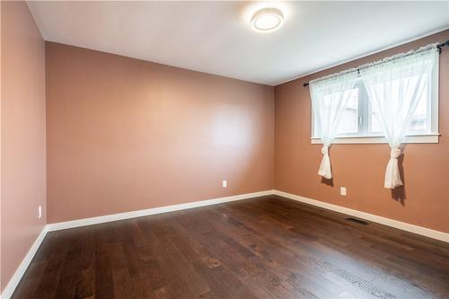 155 Marcella Crescent, Hamilton, ON - Indoor Photo Showing Other Room