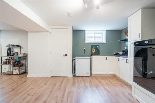 155 Marcella Crescent, Hamilton, ON - Indoor Photo Showing Laundry Room