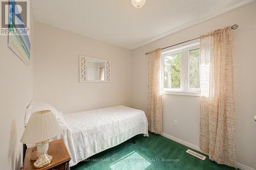 13 Daniele Avenue N, New Tecumseth, ON - Indoor Photo Showing Bedroom