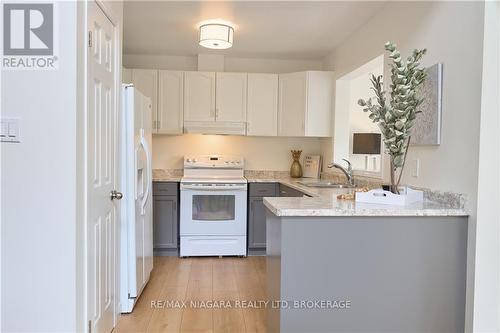 11 Gonzalez Court, Thorold, ON - Indoor Photo Showing Kitchen