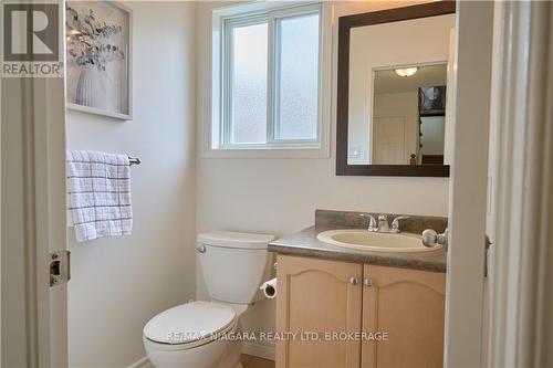 11 Gonzalez Court, Thorold, ON - Indoor Photo Showing Bathroom