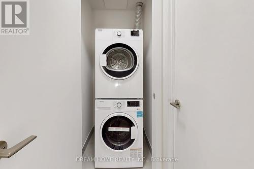 42 - 851 Sheppard Avenue W, Toronto, ON - Indoor Photo Showing Laundry Room