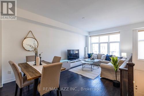 779 Eddystone Path, Oshawa, ON - Indoor Photo Showing Living Room