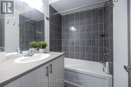 779 Eddystone Path, Oshawa, ON - Indoor Photo Showing Bathroom