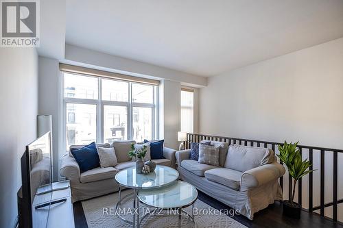 779 Eddystone Path, Oshawa, ON - Indoor Photo Showing Living Room