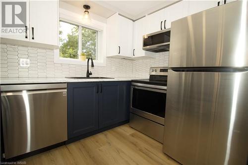 136 Oprington Court, Kitchener, ON - Indoor Photo Showing Kitchen With Upgraded Kitchen