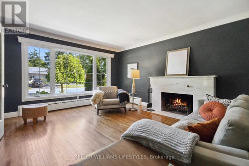 77 Broadway Avenue, London, ON - Indoor Photo Showing Living Room With Fireplace