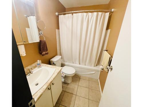 104 - 2321 12Th Street N, Cranbrook, BC - Indoor Photo Showing Bathroom