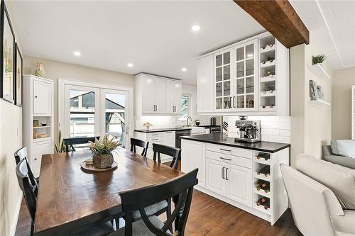 4363 Jackson Street E, Beamsville, ON - Indoor Photo Showing Dining Room