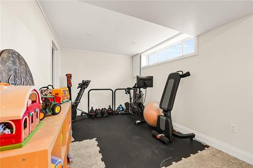 4363 Jackson Street E, Beamsville, ON - Indoor Photo Showing Gym Room