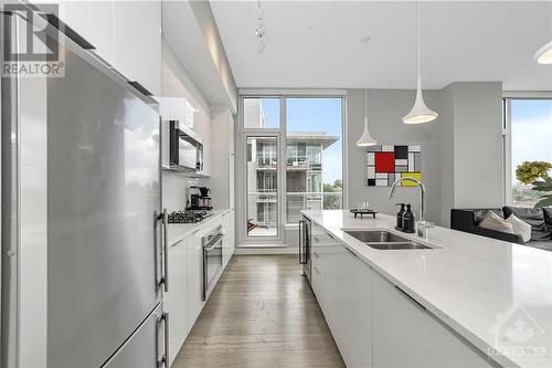 570 De Mazenod Avenue Unit#802, Ottawa, ON - Indoor Photo Showing Kitchen With Double Sink With Upgraded Kitchen