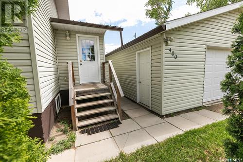 400 Lonsdale Street, Luseland, SK - Outdoor