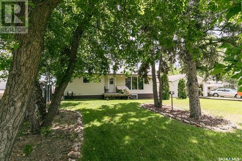 400 Lonsdale Street, Luseland, SK - Outdoor