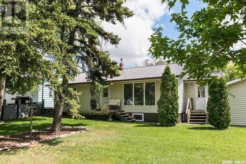 400 Lonsdale Street, Luseland, SK - Outdoor