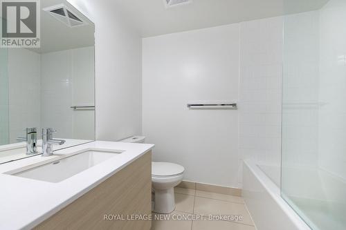 1313 - 210 Simcoe Street, Toronto, ON - Indoor Photo Showing Bathroom