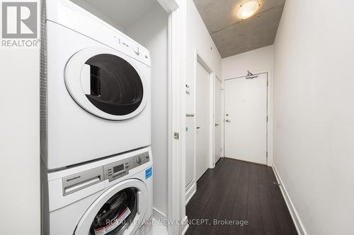 1313 - 210 Simcoe Street, Toronto, ON - Indoor Photo Showing Laundry Room