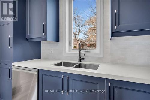 2076 Main Street N, Haldimand, ON - Indoor Photo Showing Kitchen With Double Sink