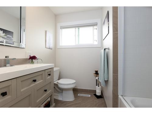 225 Ritchie Street, Kimberley, BC - Indoor Photo Showing Bathroom