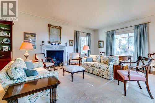 69 Bayview Ridge, Toronto, ON - Indoor Photo Showing Living Room