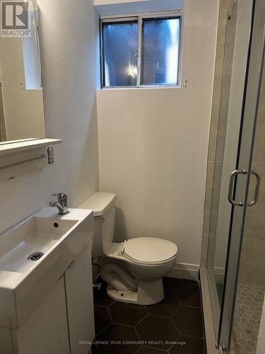 64 Foxrun Avenue, Toronto, ON - Indoor Photo Showing Bathroom