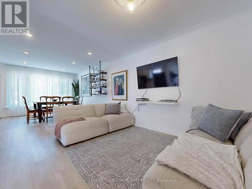 64 Foxrun Avenue, Toronto, ON - Indoor Photo Showing Living Room