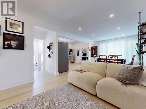 64 Foxrun Avenue, Toronto, ON - Indoor Photo Showing Living Room