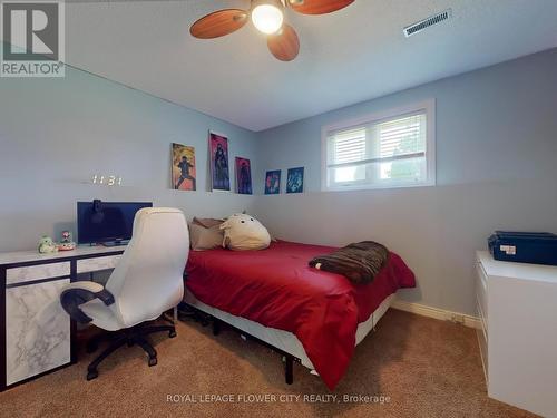 1 Fuller Drive, Haldimand, ON - Indoor Photo Showing Bedroom