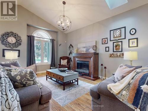 1 Fuller Drive, Haldimand, ON - Indoor Photo Showing Other Room With Fireplace