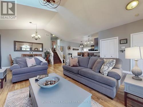 1 Fuller Drive, Haldimand, ON - Indoor Photo Showing Living Room