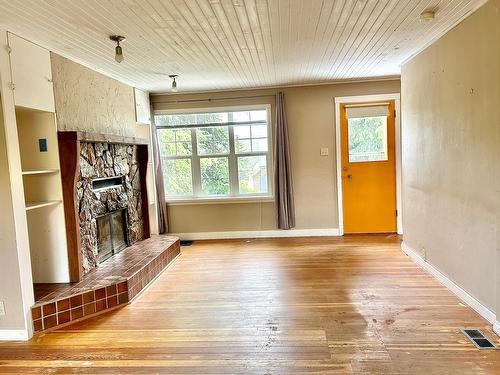 609 Nelson Street, Kimberley, BC - Indoor Photo Showing Other Room With Fireplace